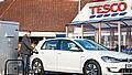 Tesco and Volkswagen partner to provide the largest retail Electric Vehicle charging network in the UK – powered by Pod Point. Foto: TESCO PLC